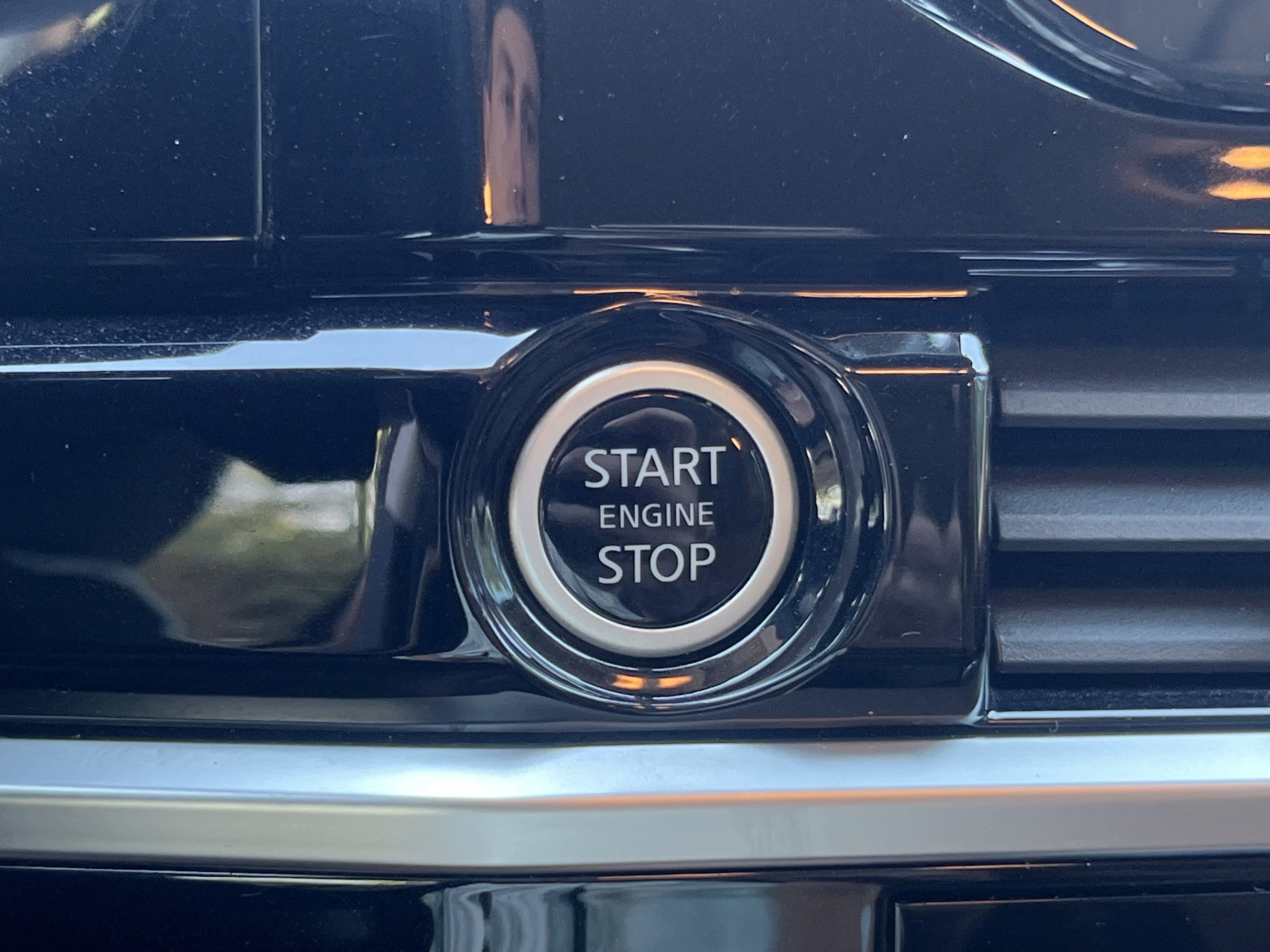 Used 2024 Nissan Pathfinder Platinum w/ Cargo Package image 39