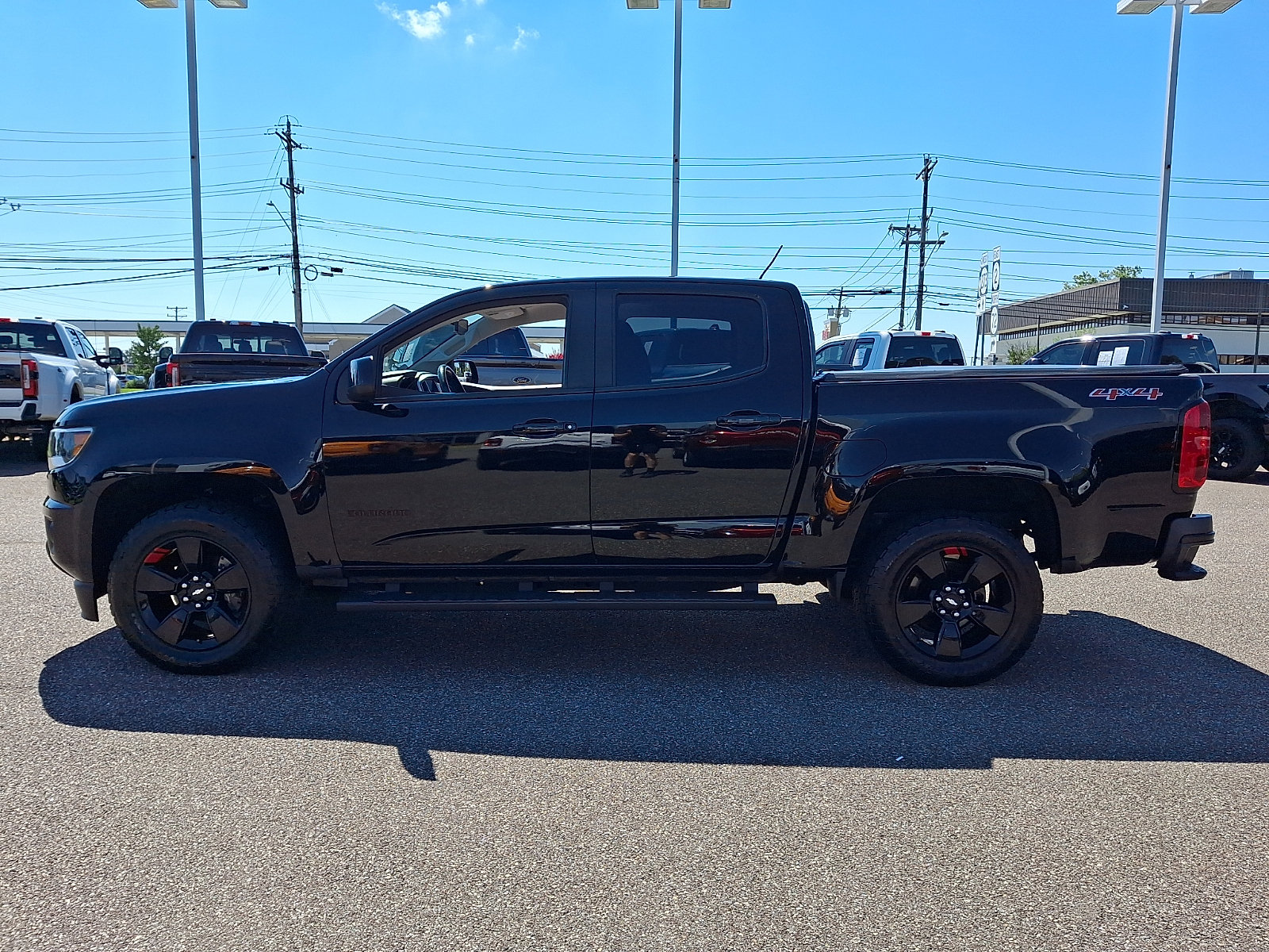 Used 2019 Chevrolet Colorado LT w/ Redline Special Edition AWD/4WD image 6