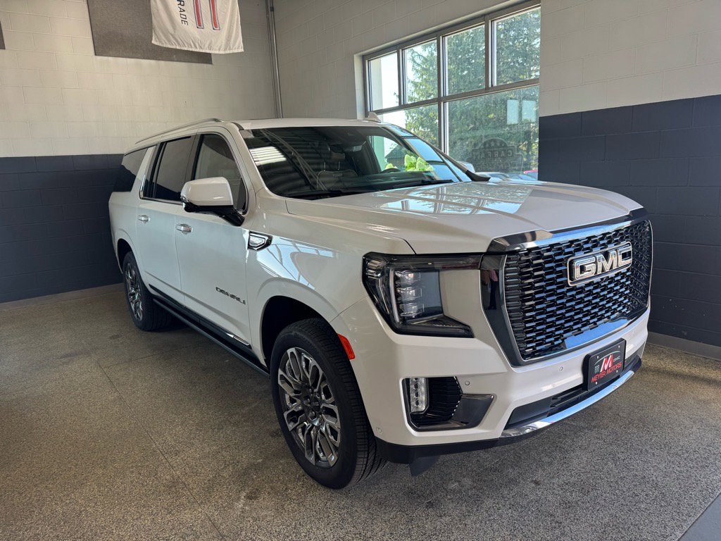 Used 2024 GMC Yukon XL Denali Ultimate image 3