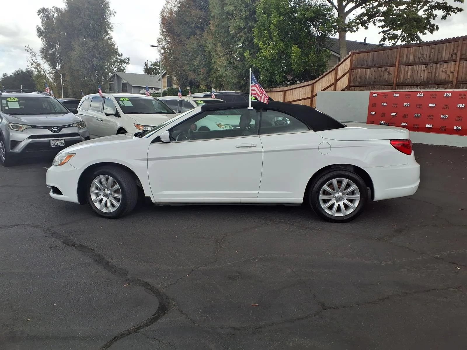 Used 2012 Chrysler 200 Touring FWD image 4