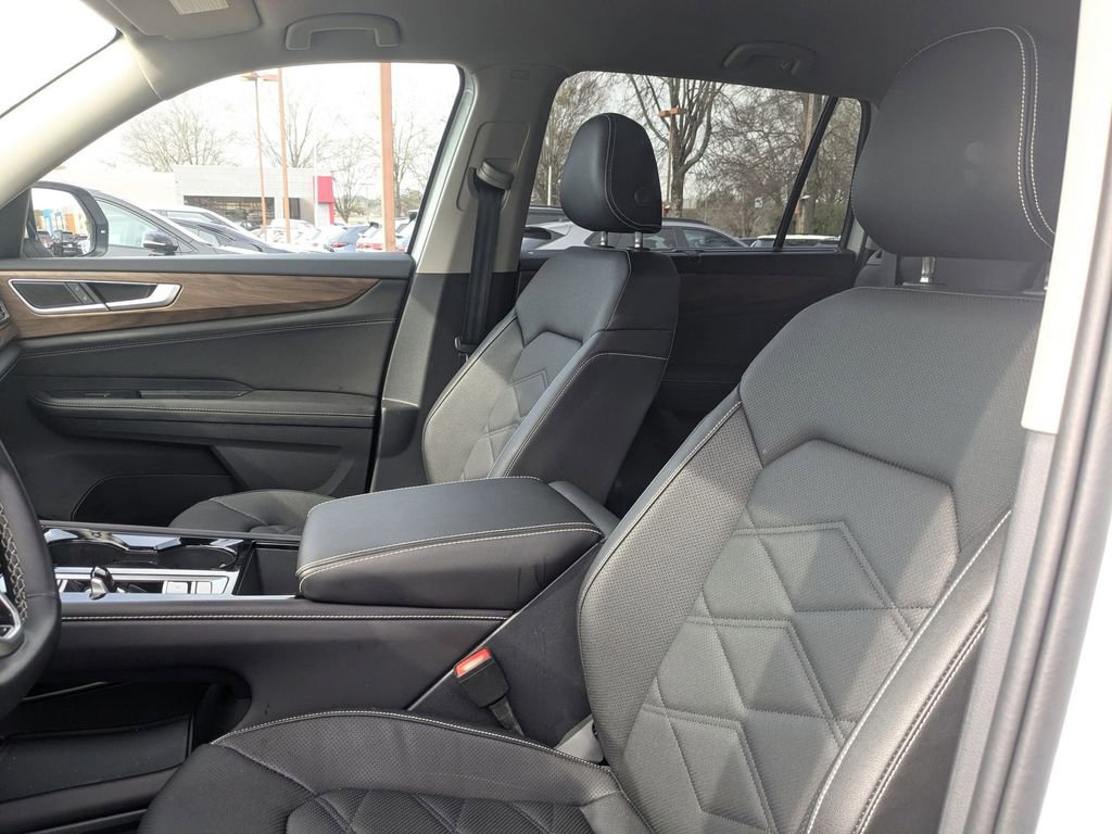 Used 2025 Volkswagen Atlas SE image 20