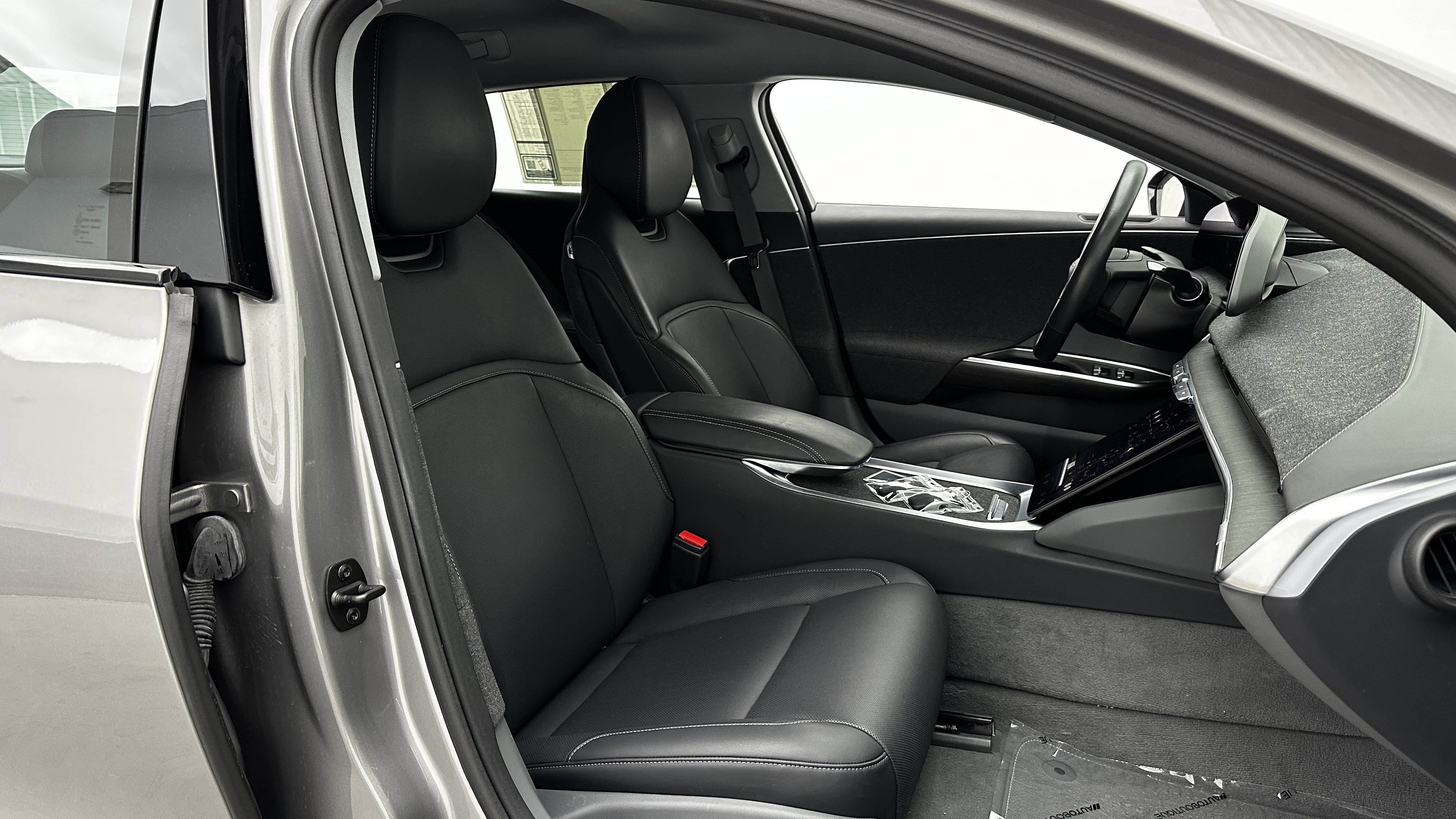 Used 2025 Lucid Air Pure image 35