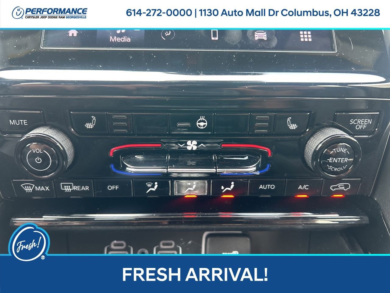 Used 2023 Jeep Grand Cherokee Altitude AWD/4WD image 25