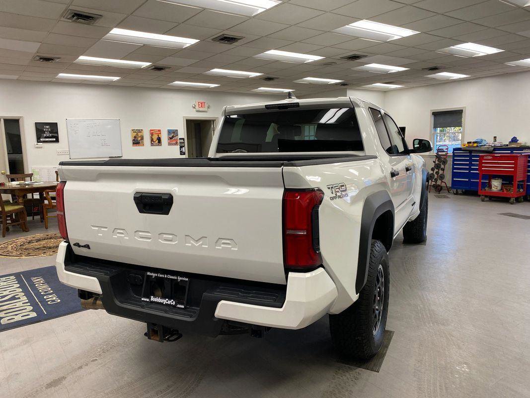 Used 2025 Toyota Tacoma TRD Off-Road image 6