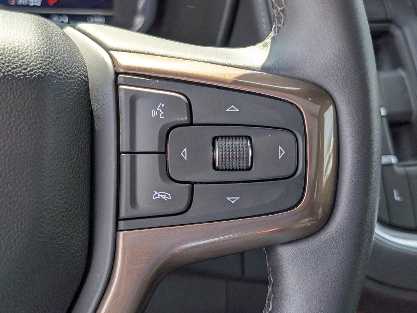 Used 2024 Chevrolet Suburban High Country AWD/4WD image 29