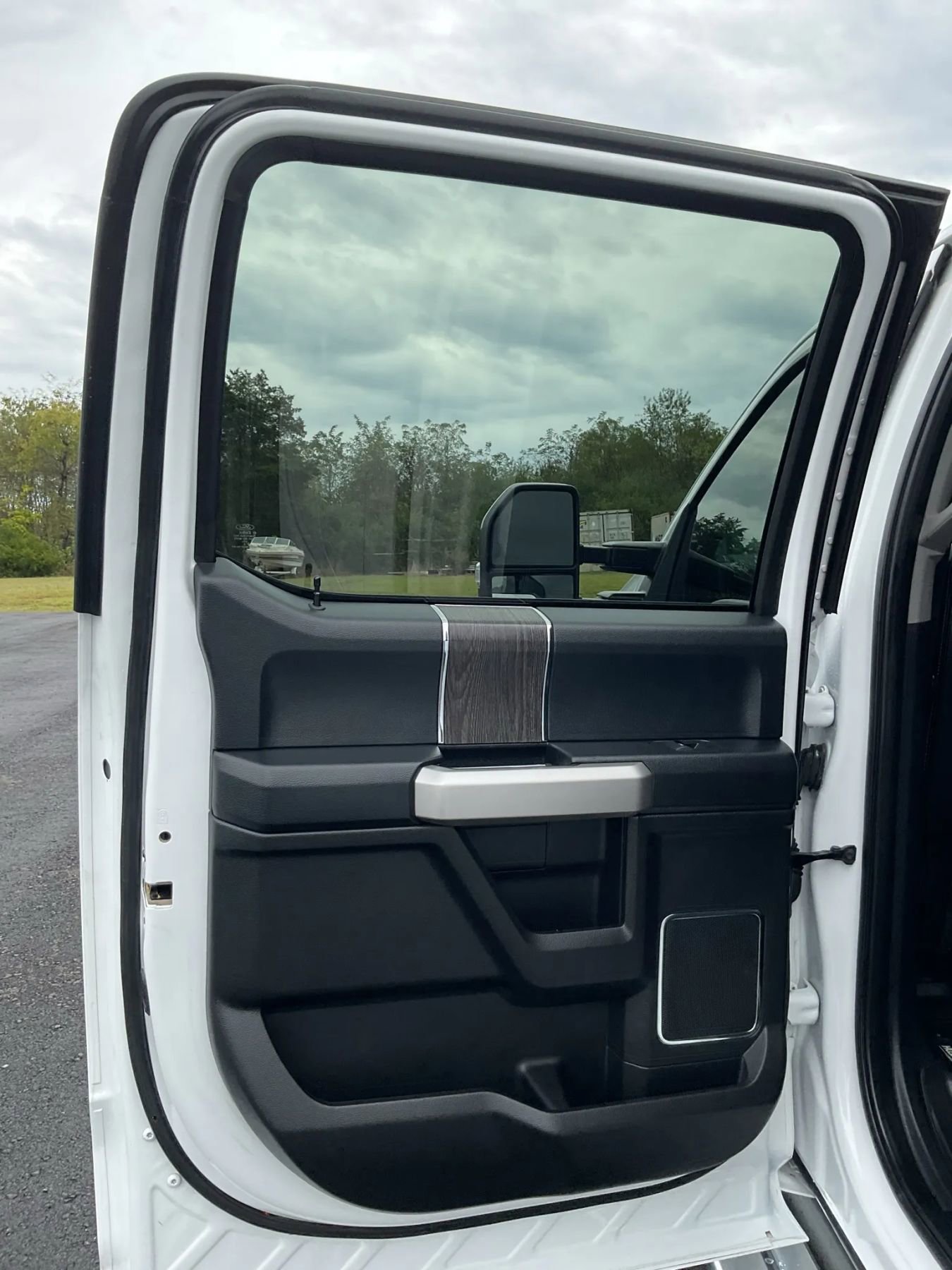 Used 2020 Ford F250 Lariat w/ Lariat Value Package image 39