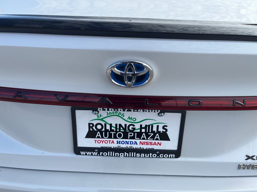 Used 2019 Toyota Avalon XSE w/ All Weather Liner Package image 45