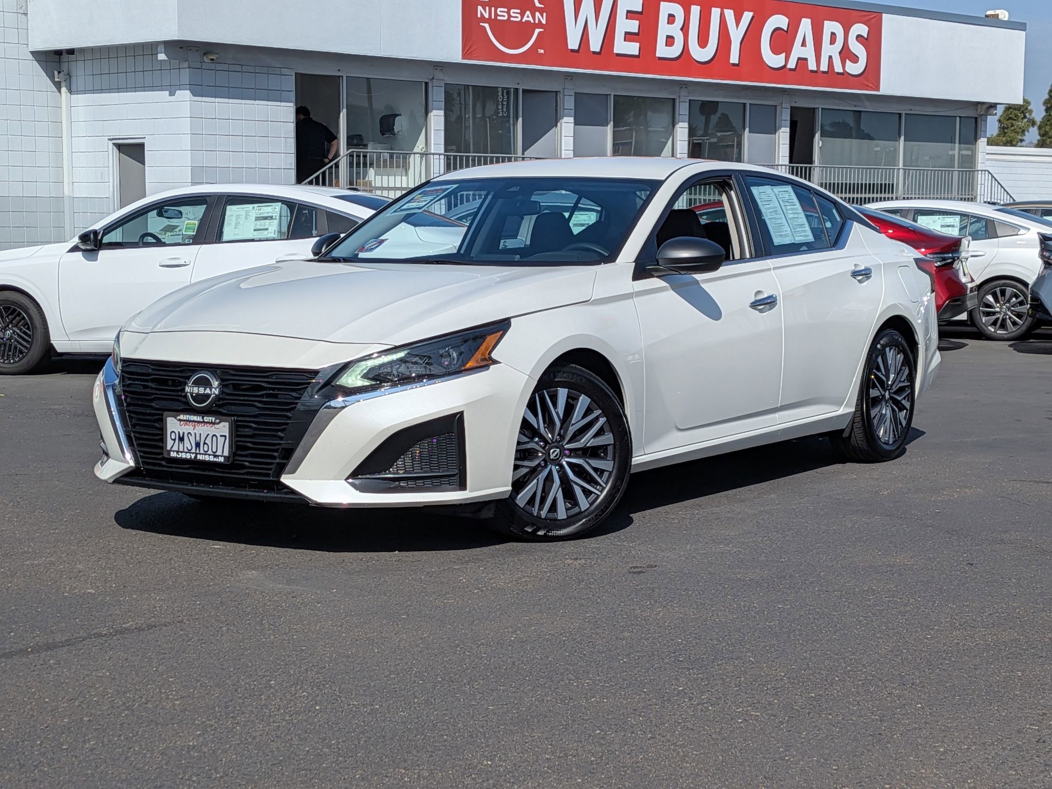 Used 2024 Nissan Altima 2.5 SV image 1