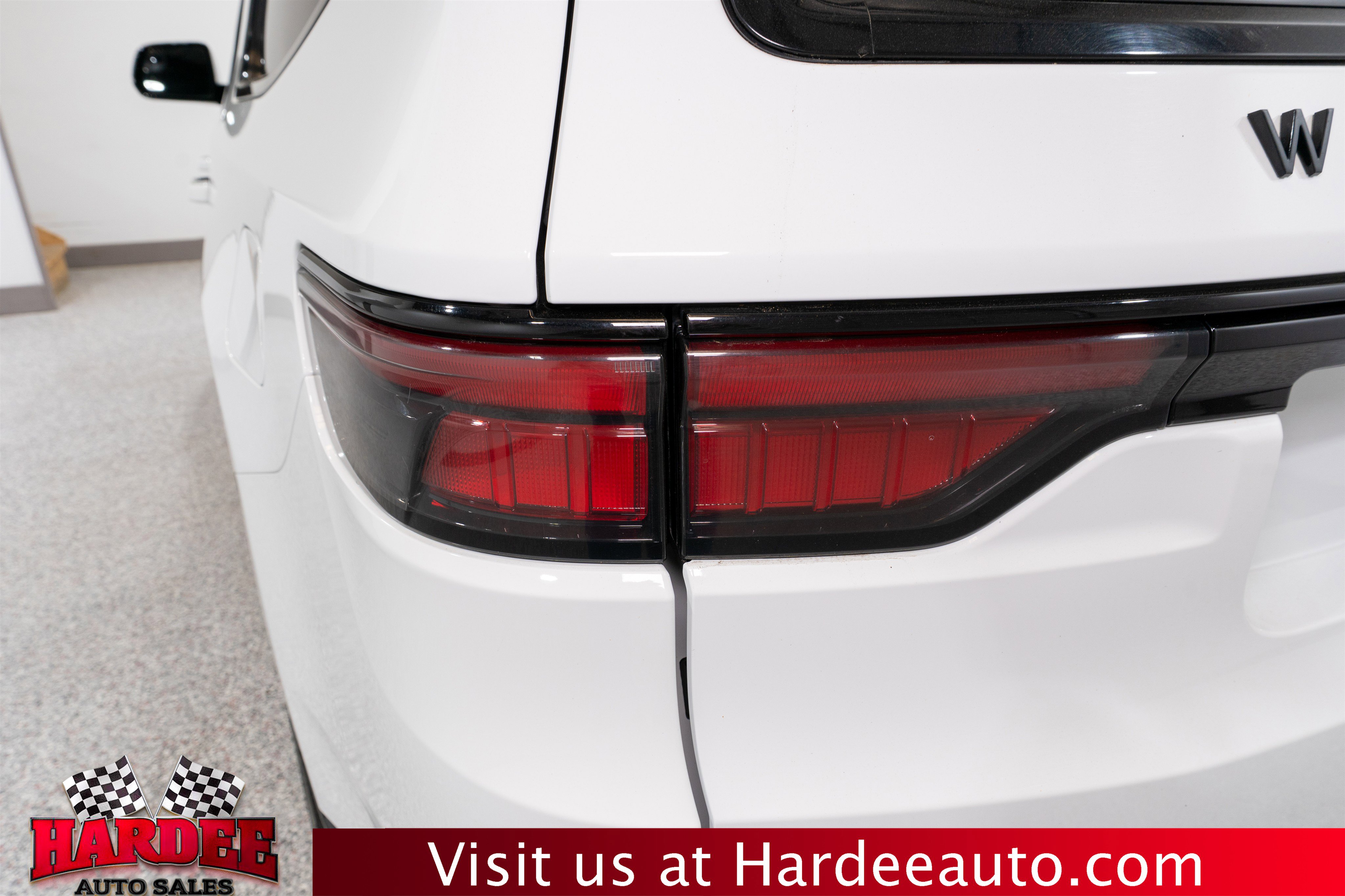 Used 2024 Jeep Wagoneer Series II AWD/4WD image 9