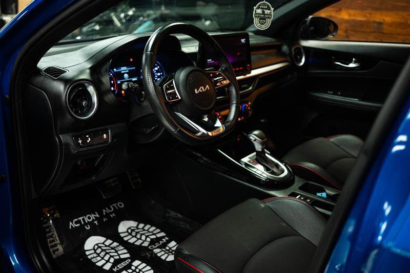 Used 2022 Kia Forte GT w/ GT Technology Package FWD image 8