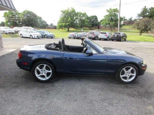 Used 2003 MAZDA MX-5 Miata RWD image 14