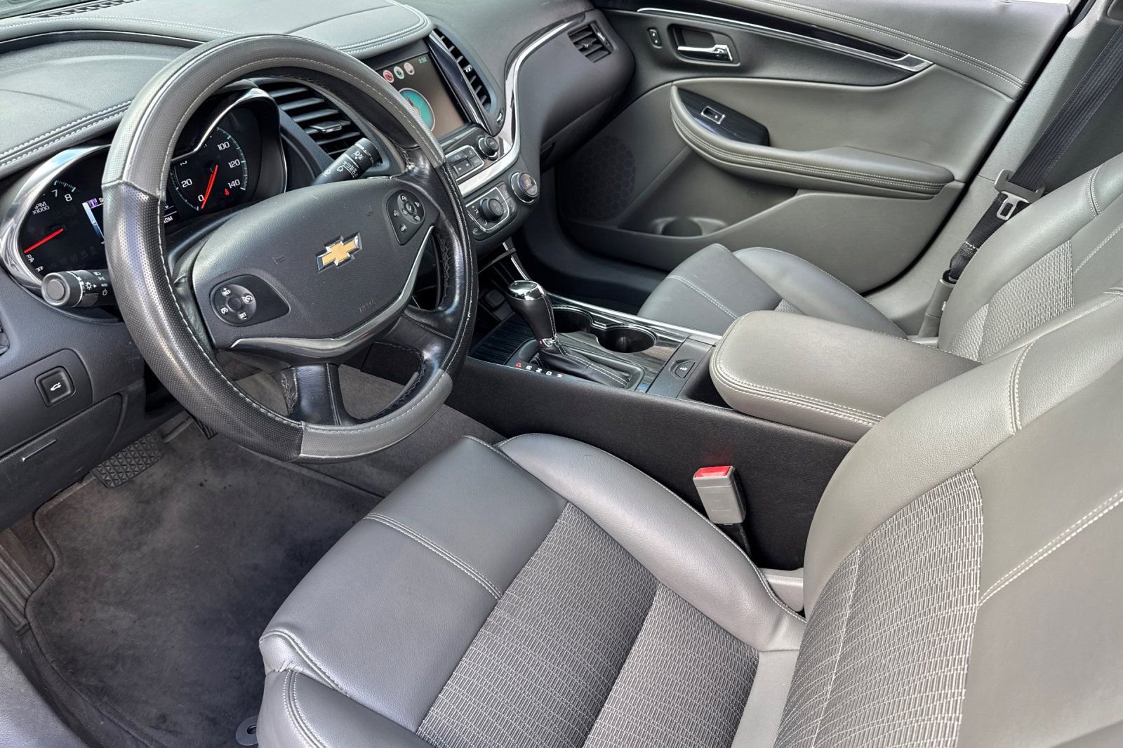 Used 2017 Chevrolet Impala LT image 11