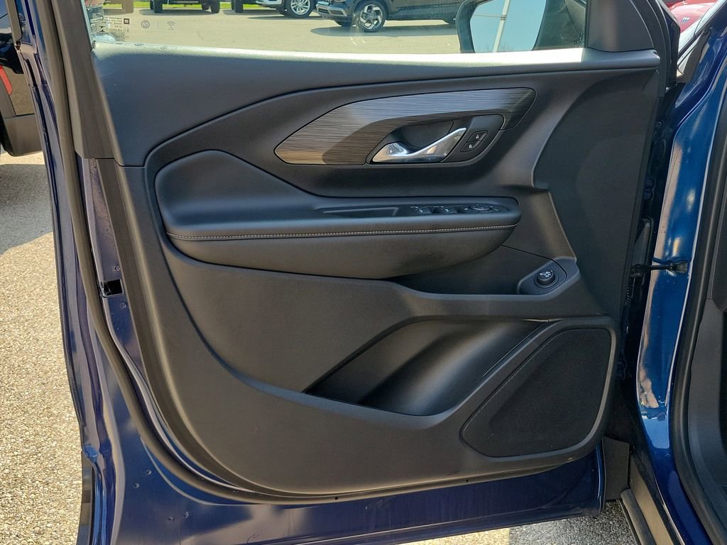 Used 2023 GMC Terrain SLE w/ Driver Convenience Package image 20