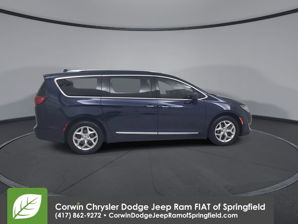 Used 2017 Chrysler Pacifica Touring-L Plus image 16