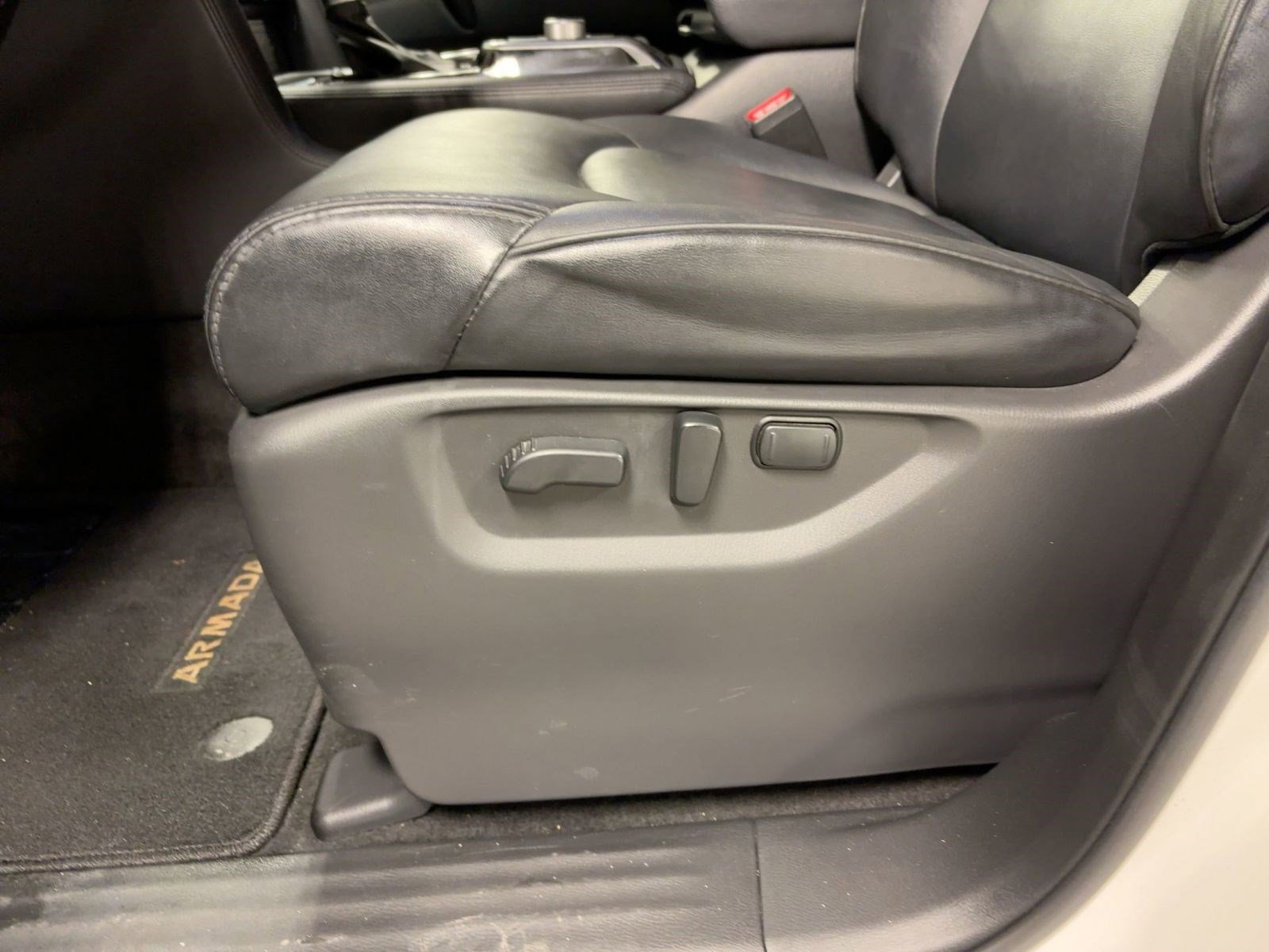 Used 2021 Nissan Armada SV image 13