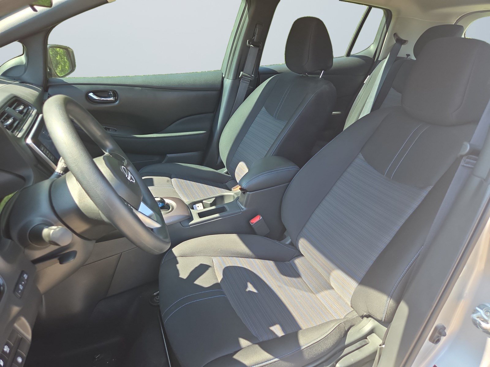 Used 2024 Nissan Leaf S FWD image 11