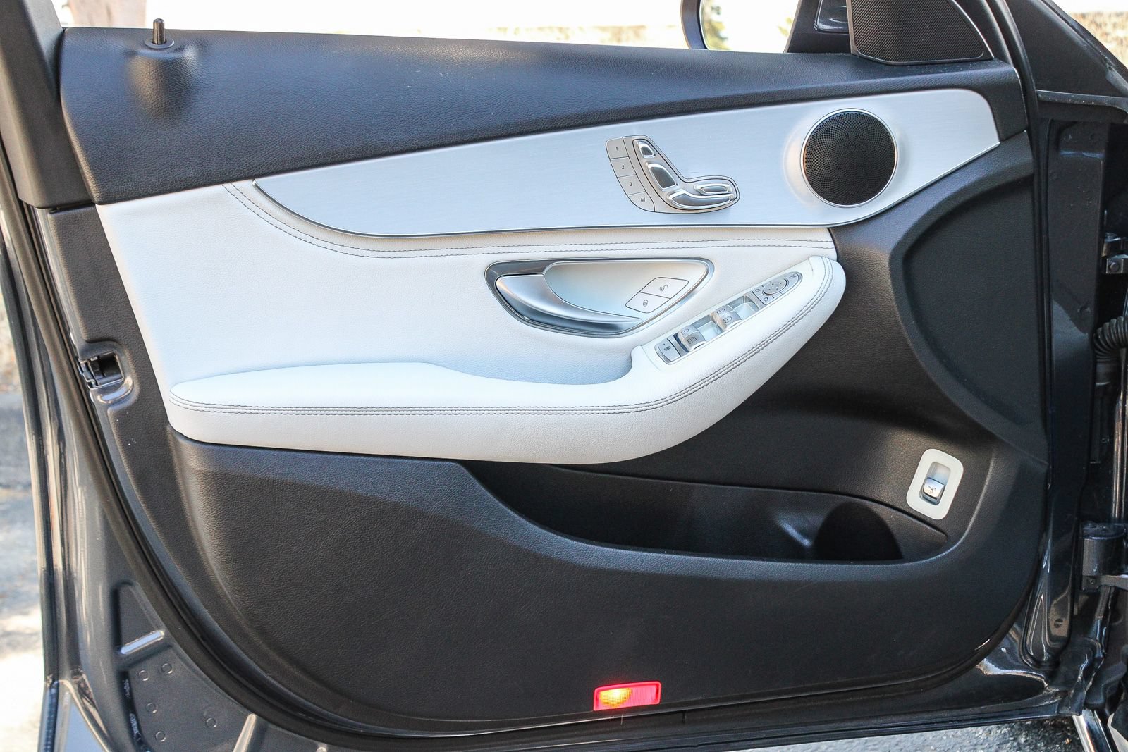 Used 2015 Mercedes-Benz C 300 Sedan image 22