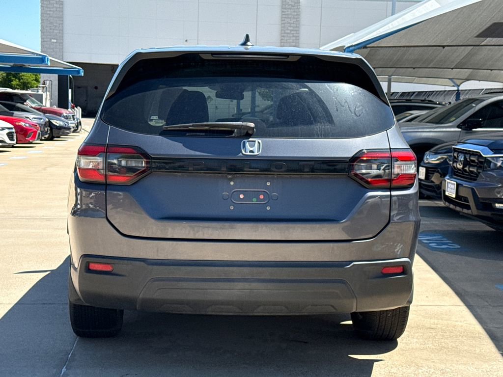 Used 2023 Honda Pilot LX image 7