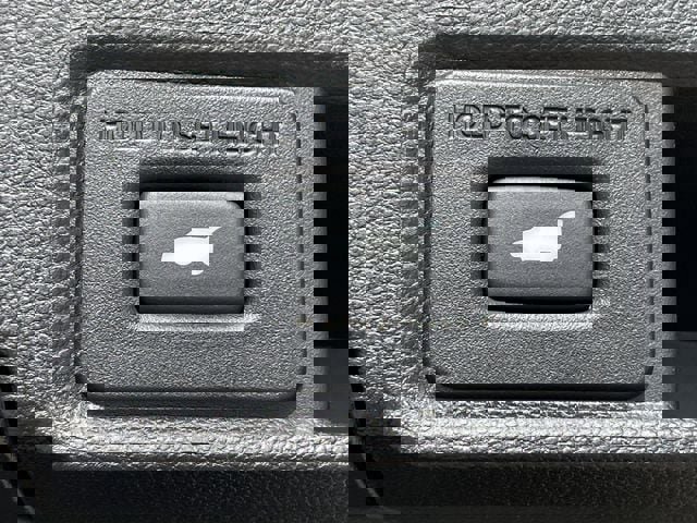 Used 2025 Acura RDX SH-AWD image 32