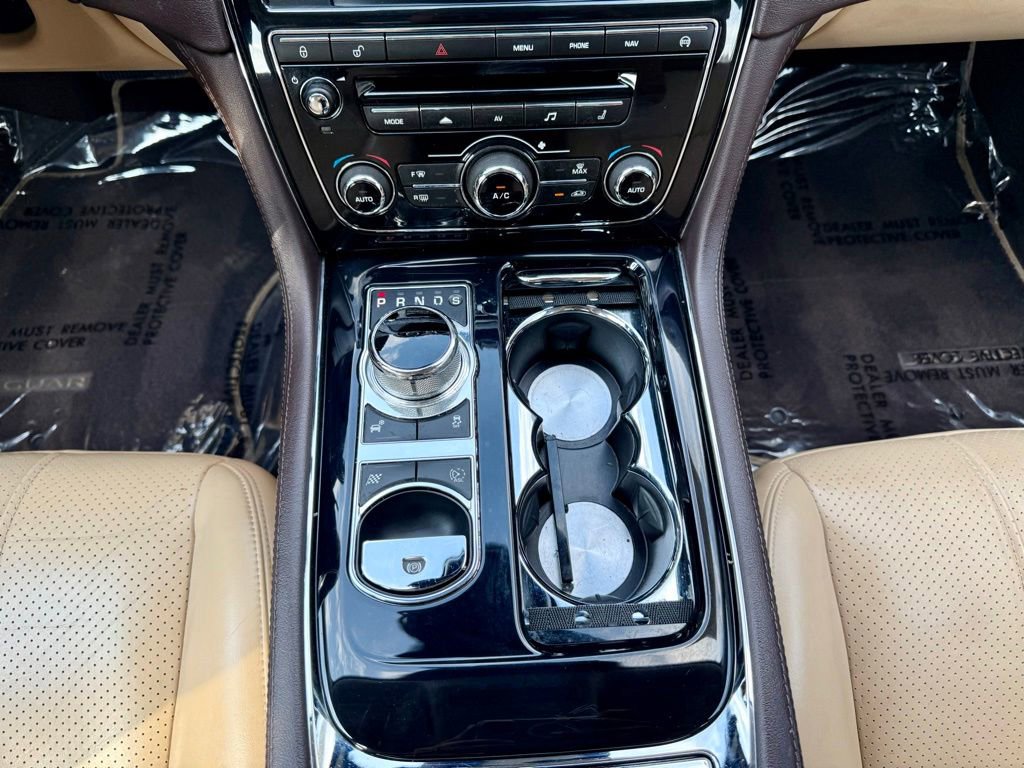 Used 2015 Jaguar XJ AWD image 20