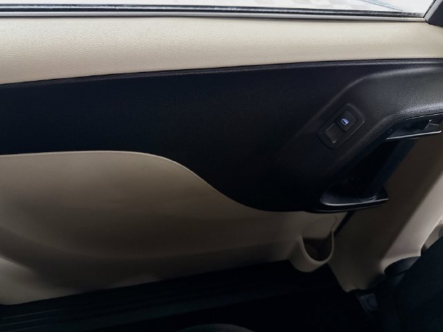 Used 2018 Dodge Grand Caravan SE w/ UConnect Hands-Free Group FWD image 21