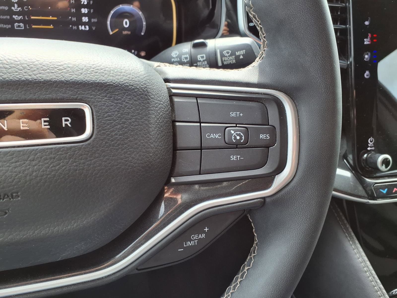 Used 2022 Jeep Wagoneer Series I RWD image 24