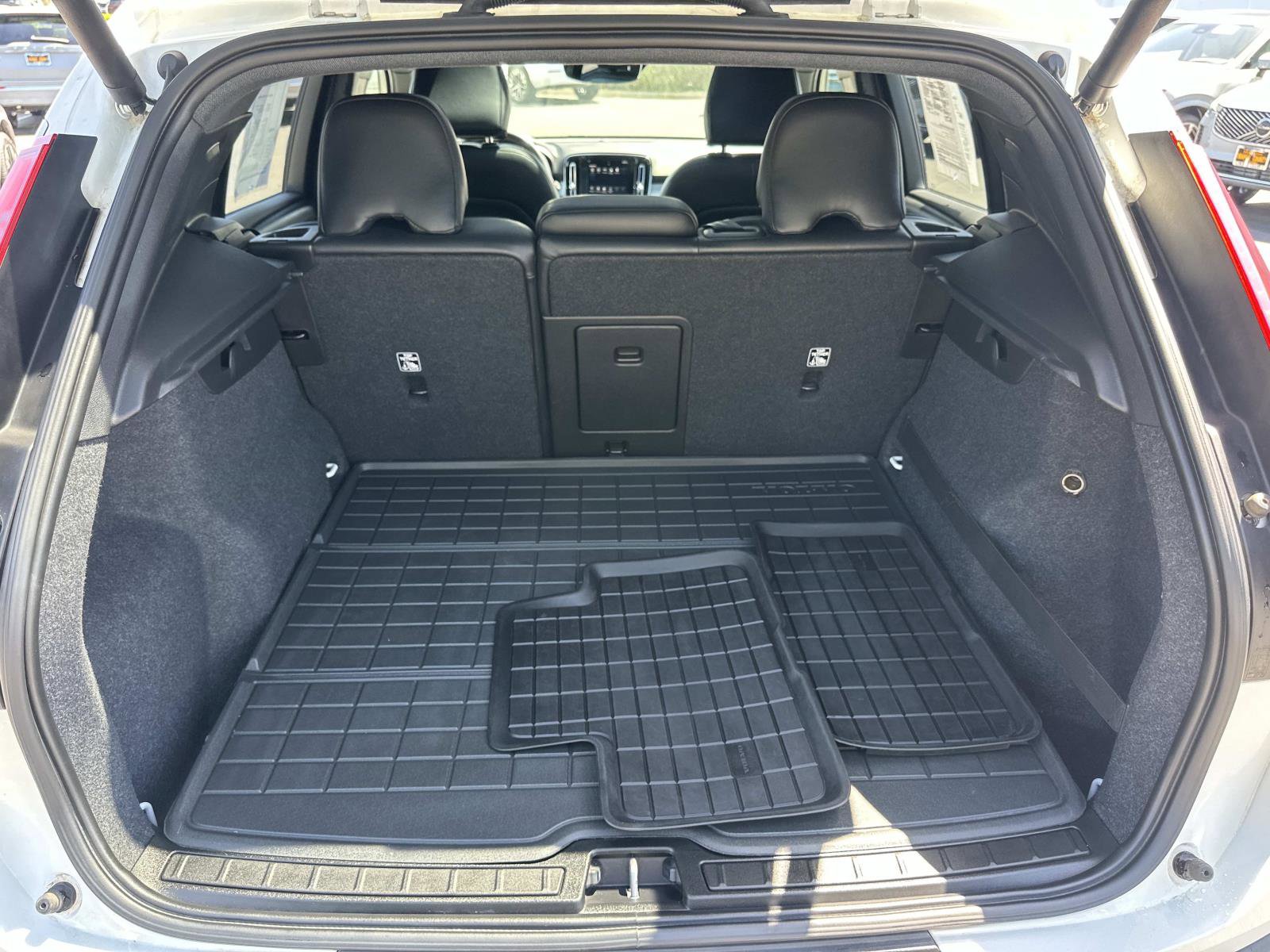 Used 2019 Volvo XC40 T5 Momentum AWD/4WD image 25