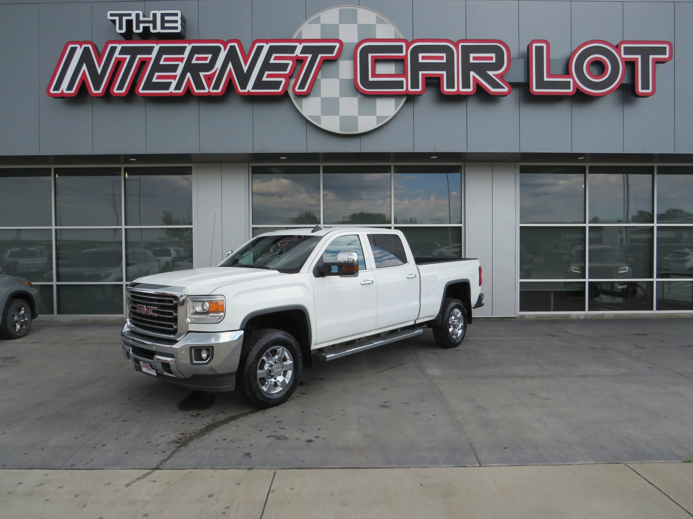 Used 2015 GMC Sierra 3500 SLT AWD/4WD image 1