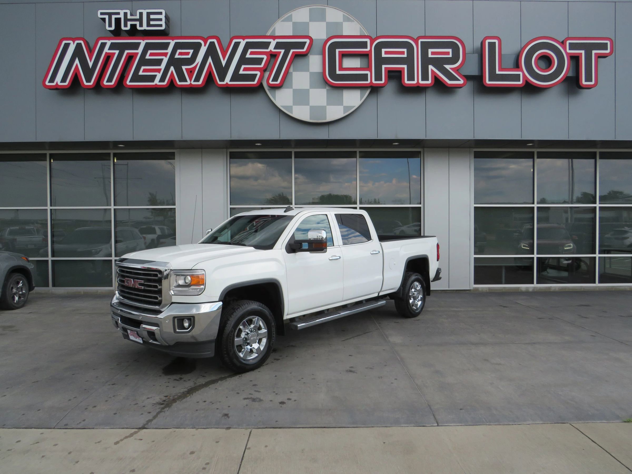 Used 2015 GMC Sierra 3500 SLT image 1