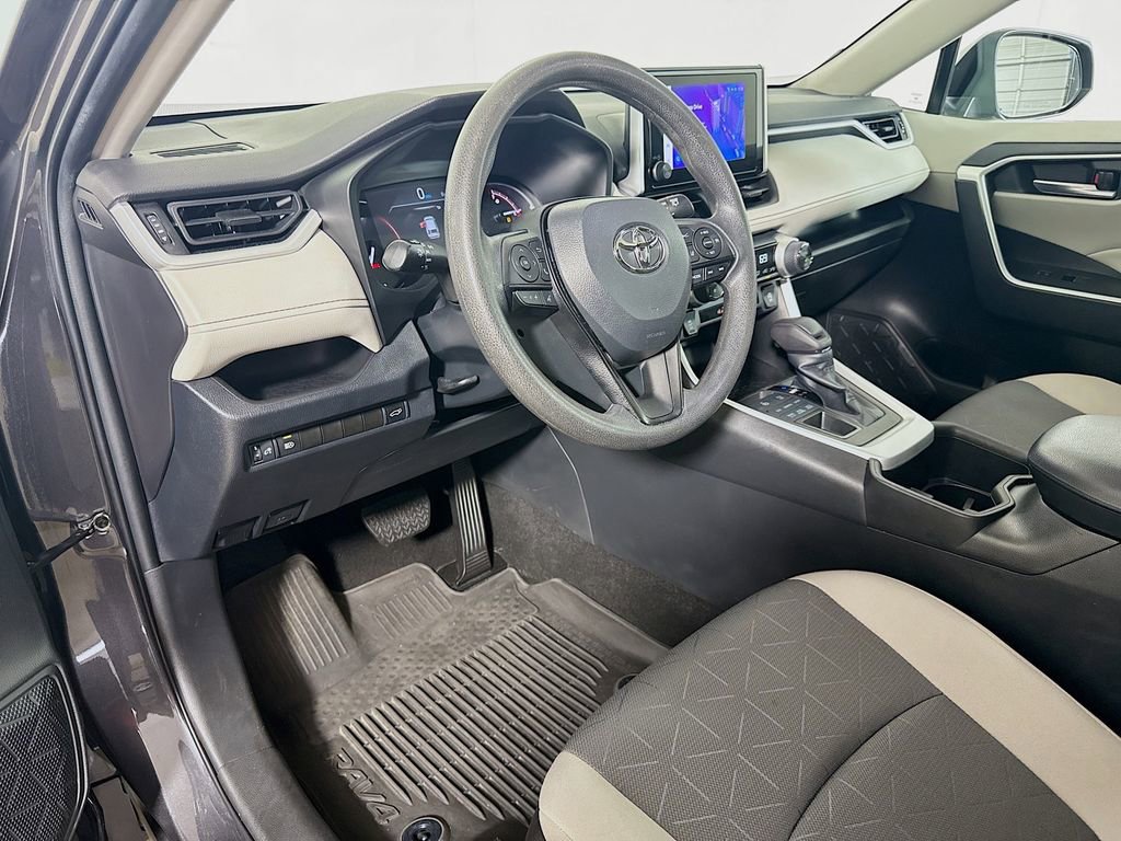 Used 2023 Toyota RAV4 XLE w/ Convenience Package image 9