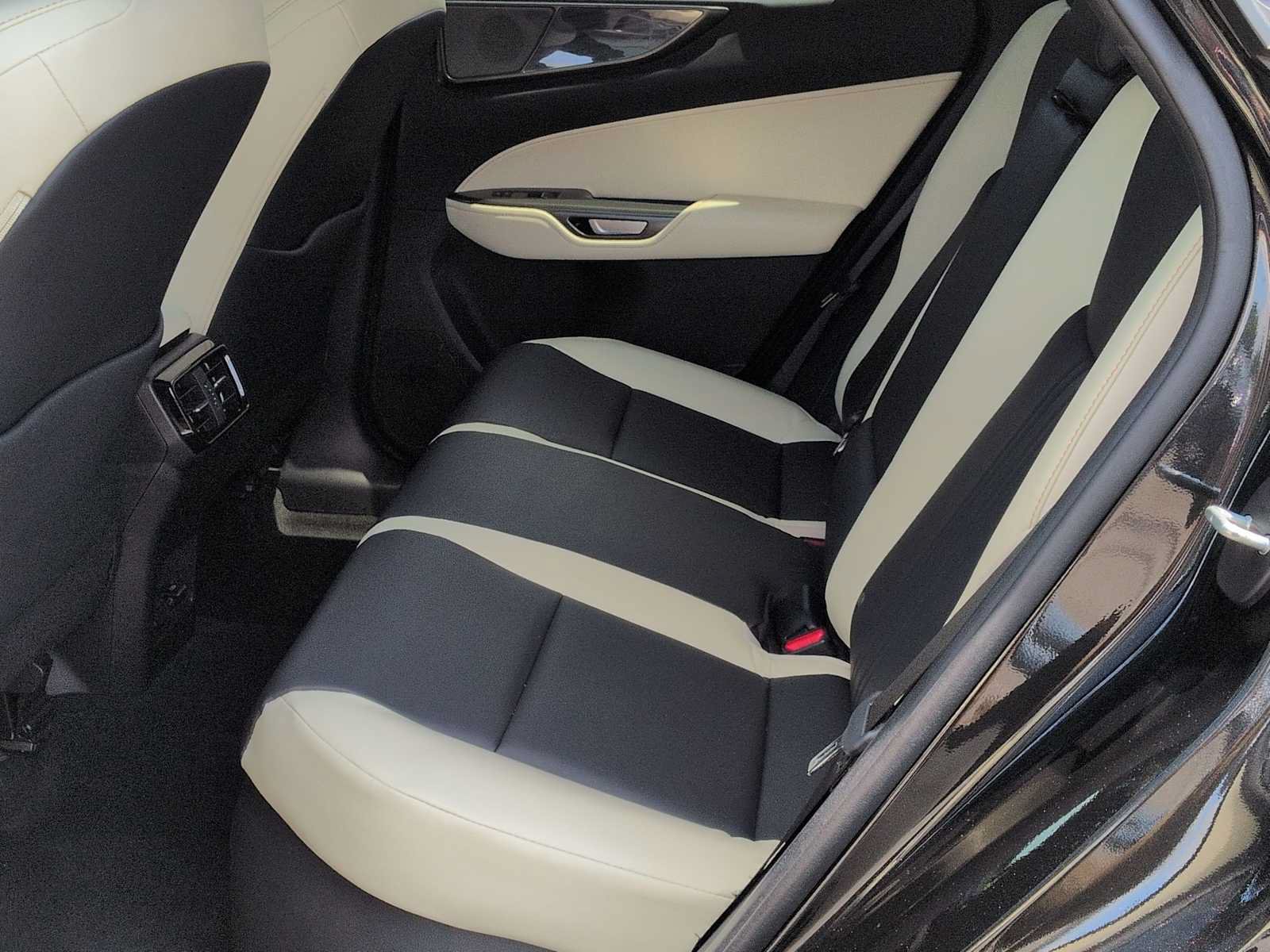 Used 2024 Lexus NX 350h AWD image 21