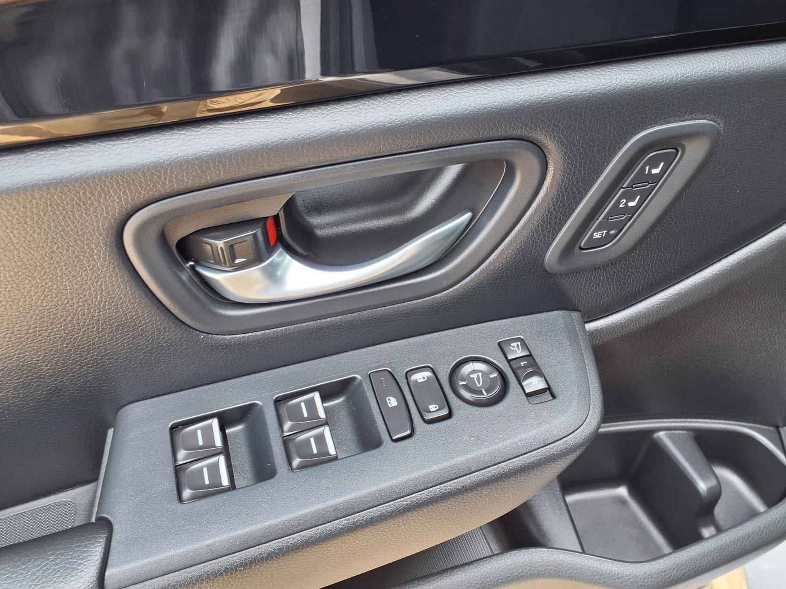 Used 2025 Honda Pilot TrailSport image 22