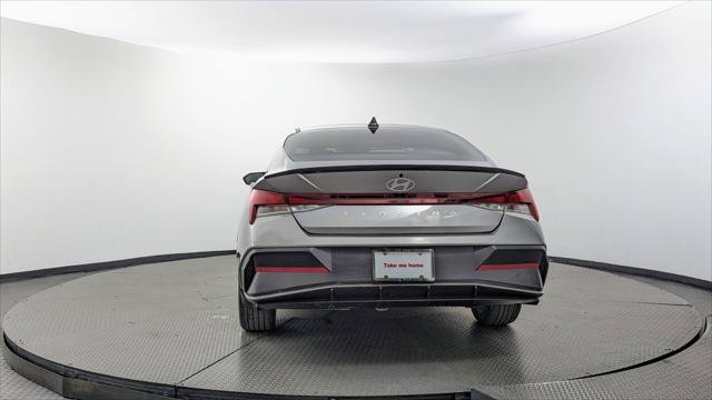 Used 2025 Hyundai Elantra Sport FWD image 7