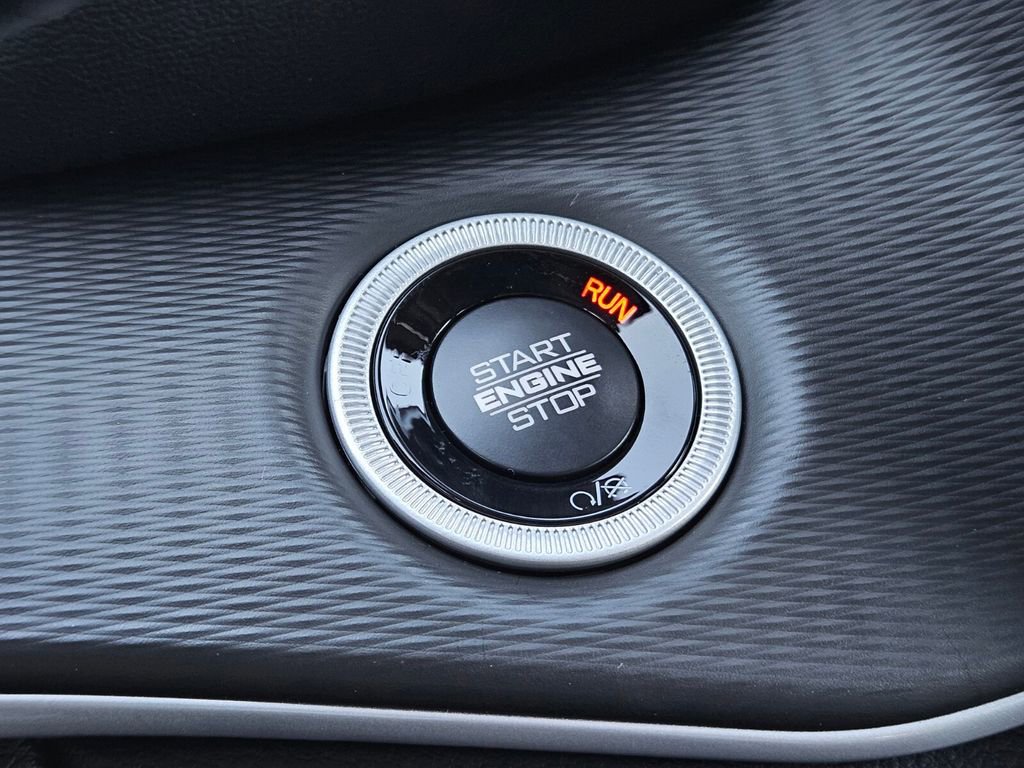 New 2025 Jeep Grand Cherokee Laredo X w/ Luxury Tech Group I image 23