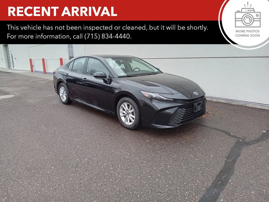 Certified 2025 Toyota Camry LE image 1