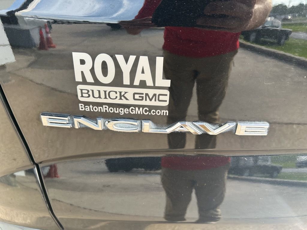 Used 2023 Buick Enclave Avenir w/ Avenir Technology Package image 30