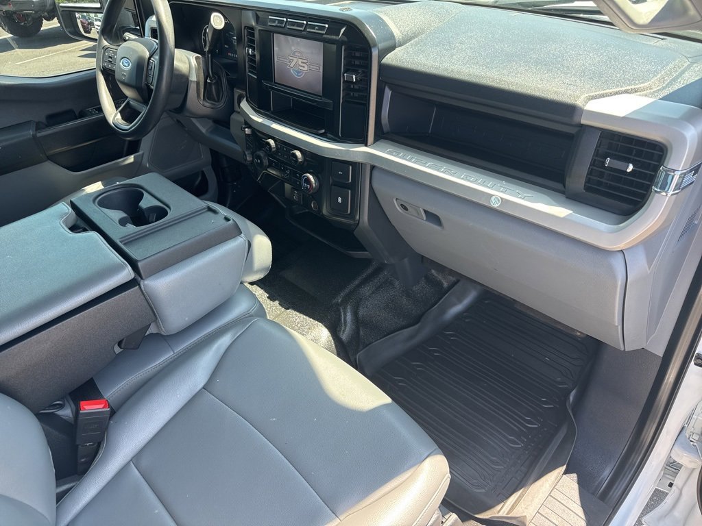 Used 2023 Ford F250 XL w/ XL Chrome Package image 27
