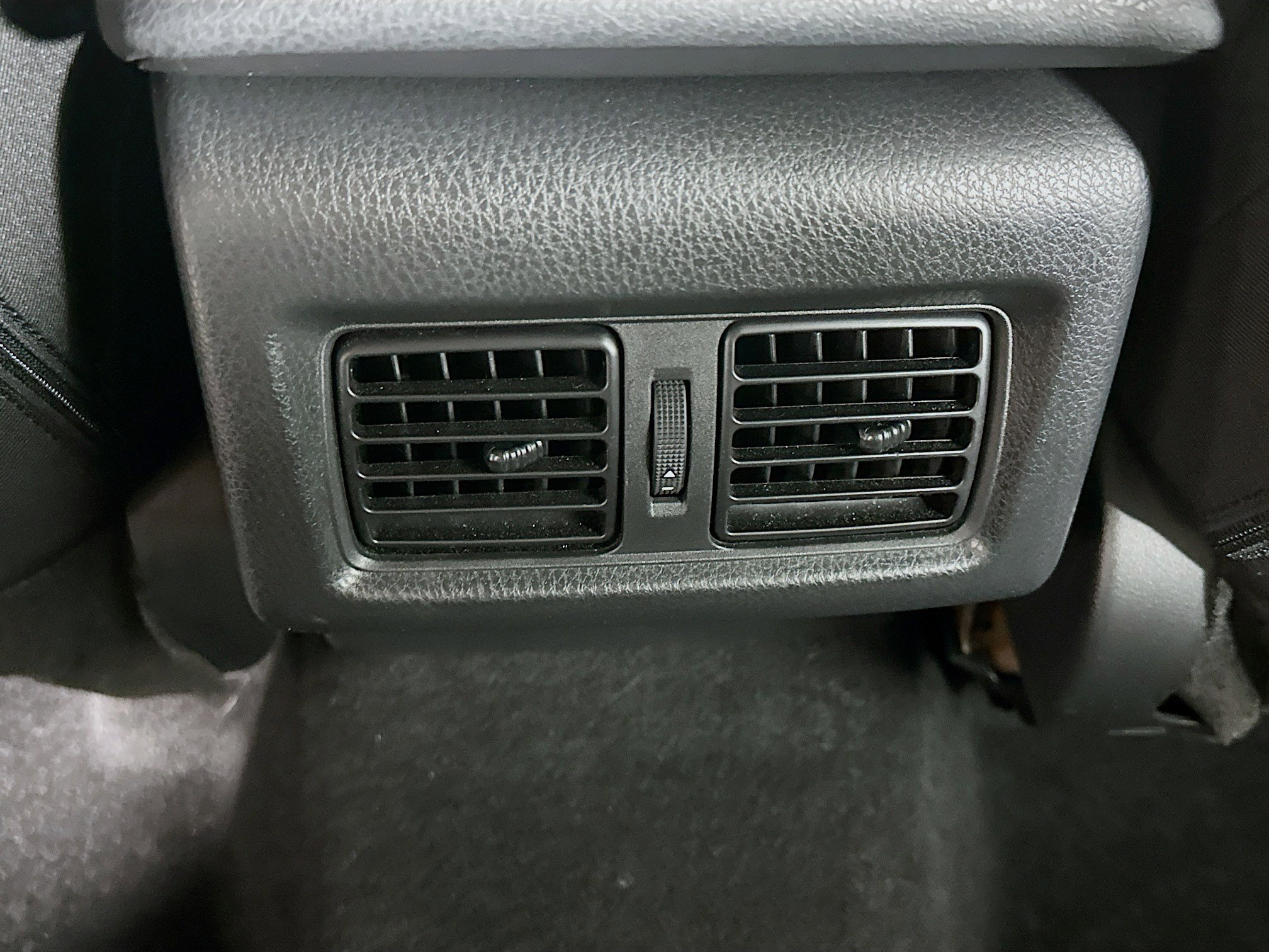 Used 2025 Toyota Camry LE image 27