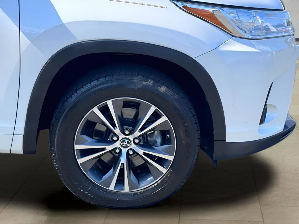Used 2017 Toyota Highlander Plus FWD image 42