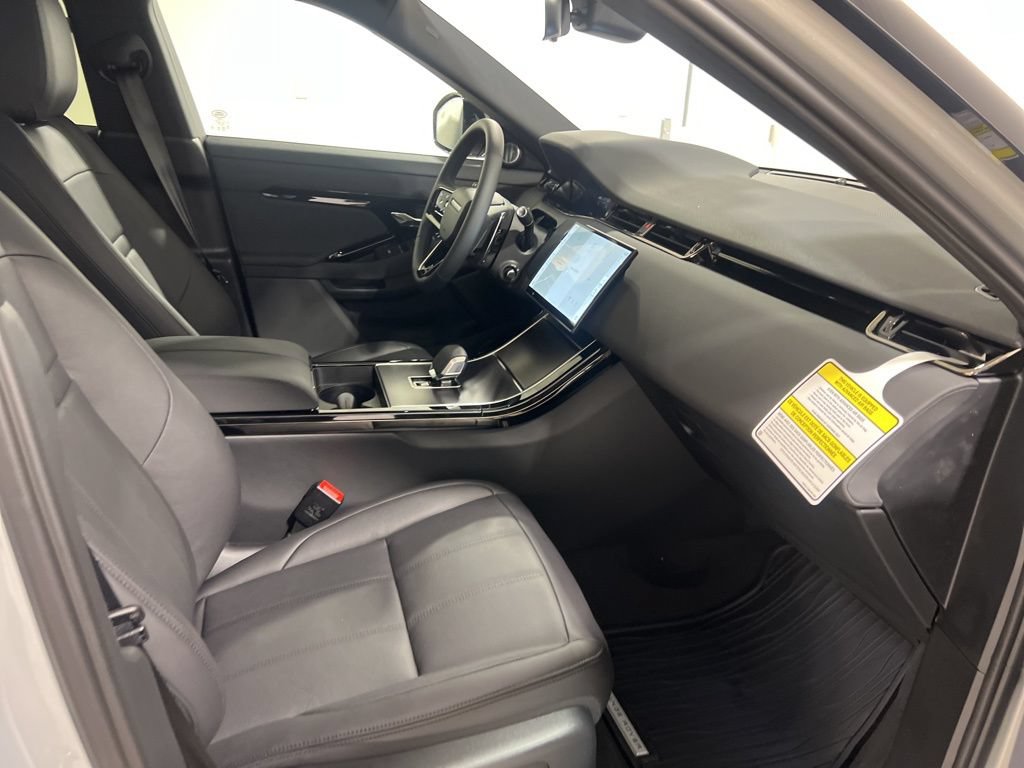 Certified 2026 Land Rover Range Rover Evoque Dynamic SE AWD/4WD image 25