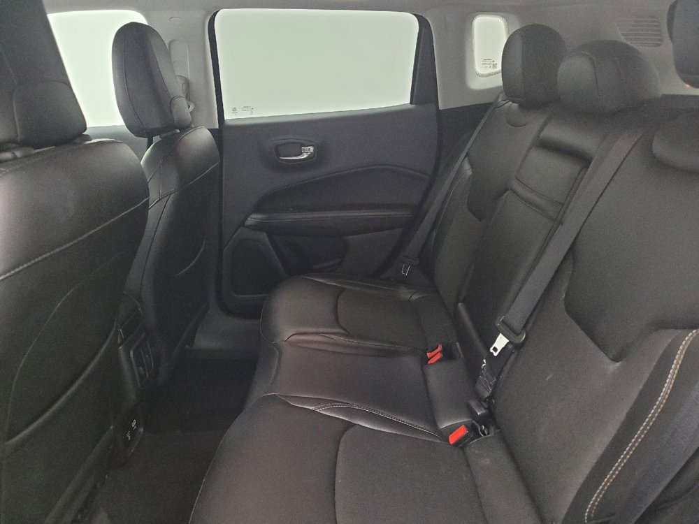 Used 2018 Jeep Compass Latitude w/ Popular Equipment Group FWD image 18