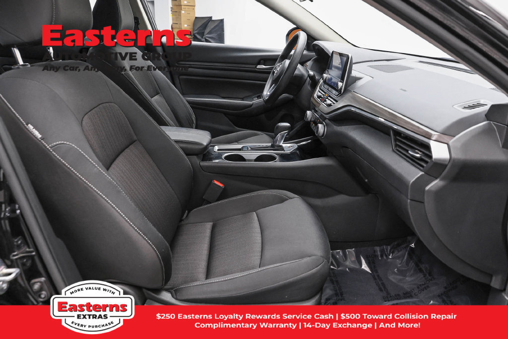 Used 2024 Nissan Altima 2.5 SV FWD image 25
