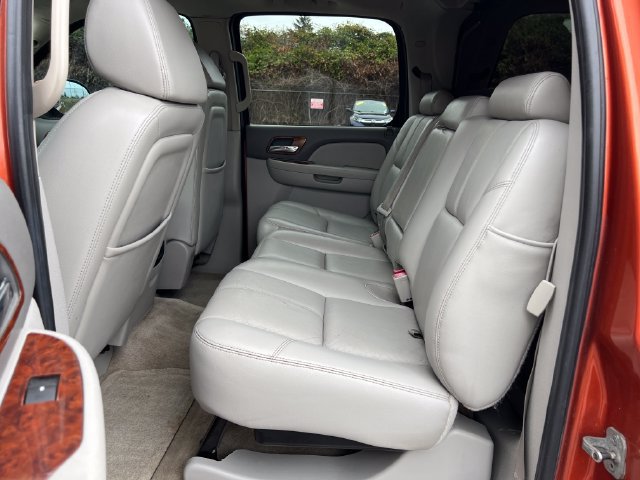 Used 2007 Chevrolet Avalanche LTZ w/ LTZ Preferred Equipment Group RWD image 14