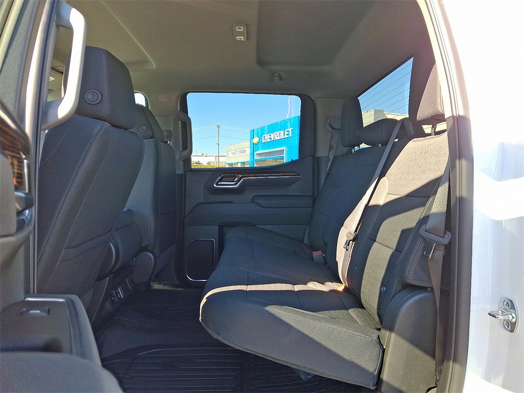 New 2026 GMC Sierra 1500 SLE image 5