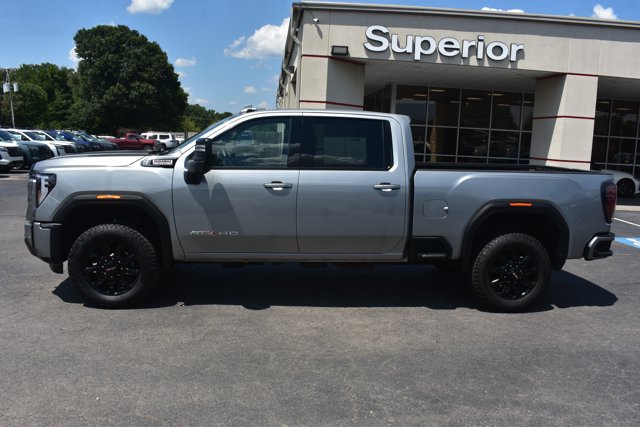 Used 2025 GMC Sierra 2500 AT4 w/ Technology Package AWD/4WD image 9