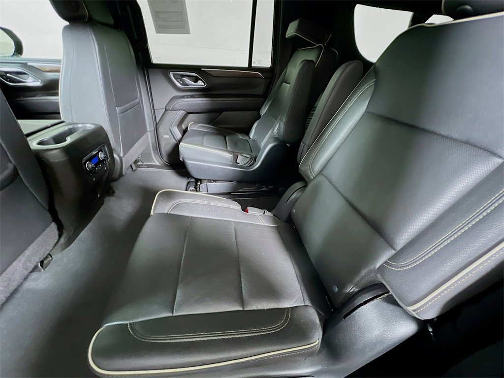 Used 2023 Chevrolet Suburban Premier image 22