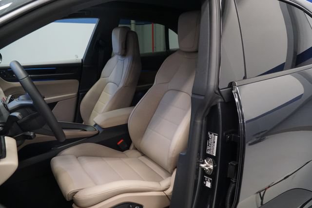 New 2026 Porsche Macan 4 Electric AWD/4WD image 5