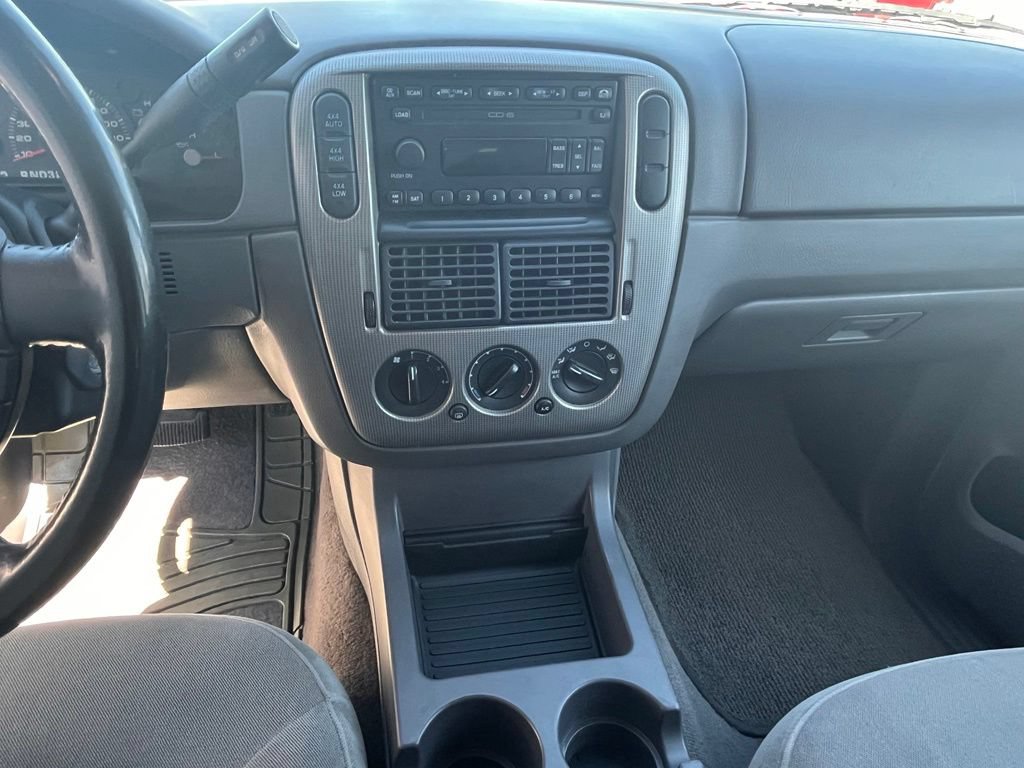 Used 2004 Ford Explorer XLT AWD/4WD image 17