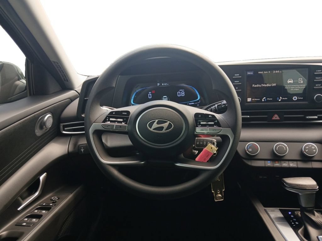 New 2026 Hyundai Elantra SE FWD image 12