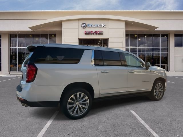 Used 2022 GMC Yukon XL Denali image 14